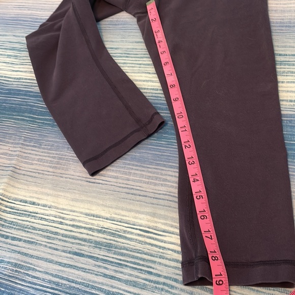 Lululemon wonder under ink blue cropped leggings - Picture 8 of 10